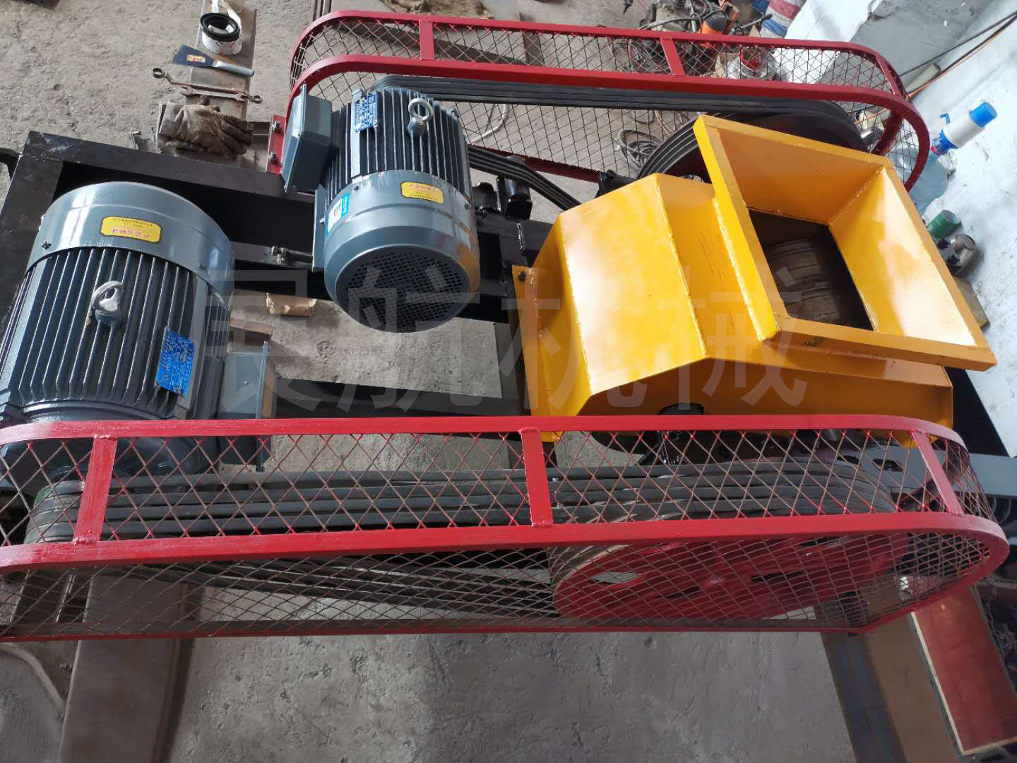對(duì)輥破碎機(jī)